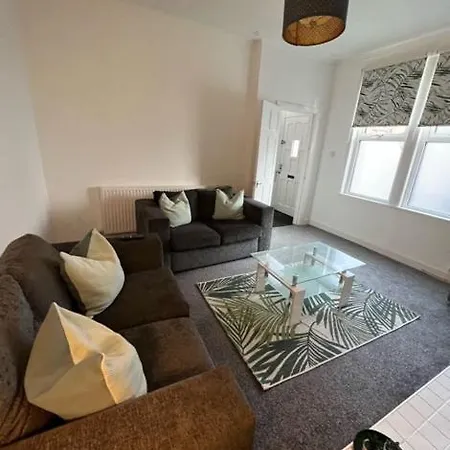 Moorfield Street Hotel *