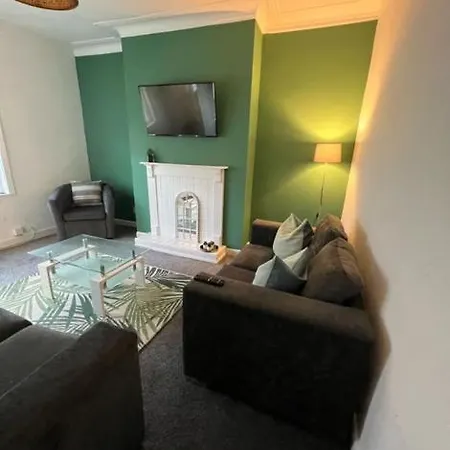 Moorfield Street Hotel *