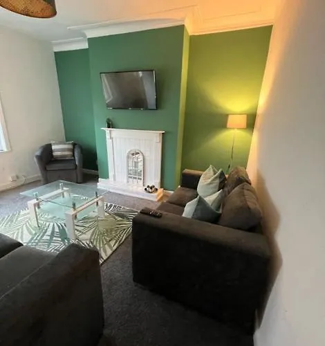 Moorfield Street Hotel *